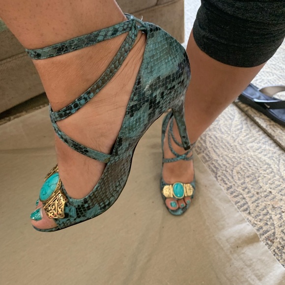 BCBG High Heels - Picture 3 of 8